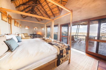 Relax in luxury at Tau Pan Camp