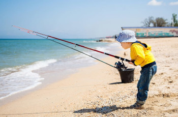 Kids beach fishing activities at Bazaruto Island Resort