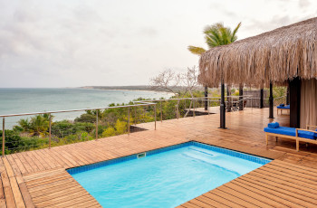 The pool with stunning views over the ocean