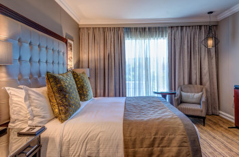 Luxury rooms with all the amenities at InterContinental OR Tambo Airport Hotel