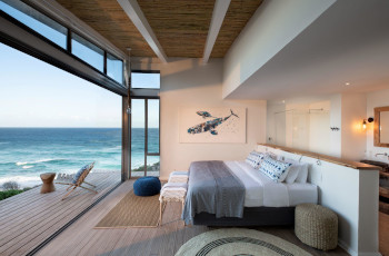  Listen to the sounds of the ocean from your luxurious room at Lekkerwater