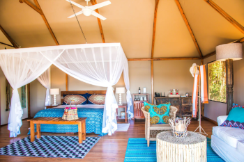 Relax in your vibrant beach villa at Muchangulo