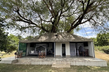  Luxury rooms on arrival in the South Luangwa National Park