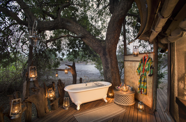 Luxury open air bathrooms at Kanga Camp in Mana Pools