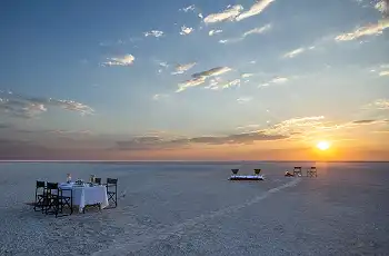 An unforgettable sunset in the middle of the Makgadikgadi Salt Pans