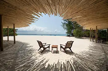 All bungalows face the beach & sea
