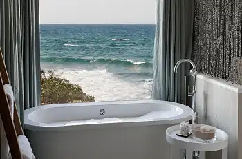 Bath tub, White Pearl Resort