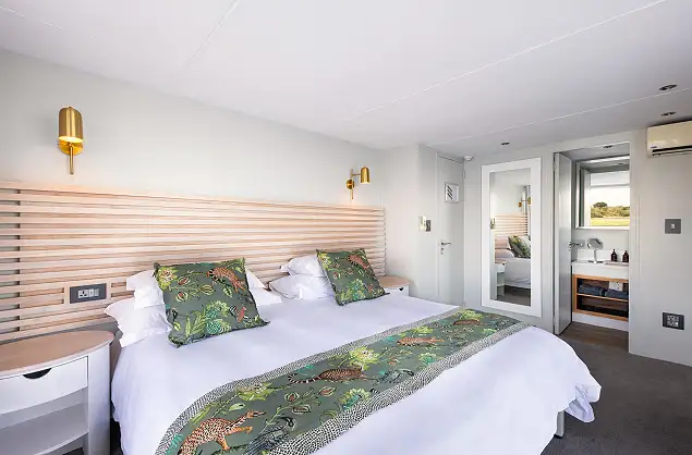 Luxury accommodation on the Zambezi Queen Houseboat