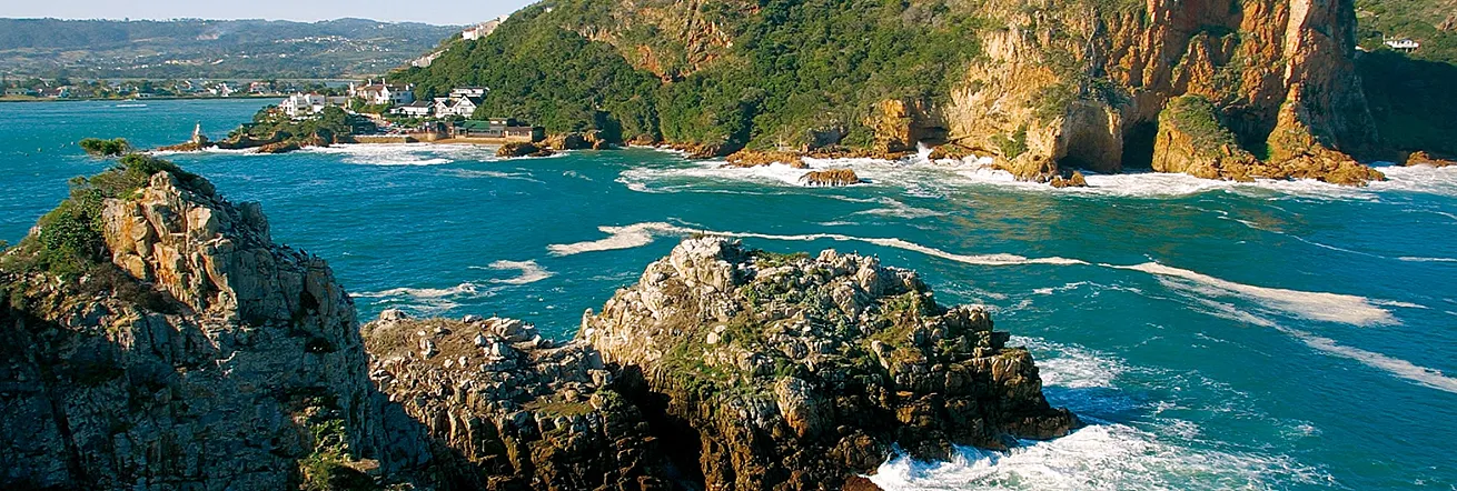 The spectacular Knysna Heads and the start of the lagoon