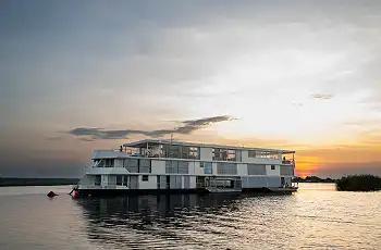 The Zambezi Queen Houseboat