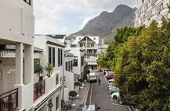 Views of the mountains from Nicol Street Heritage Cottages