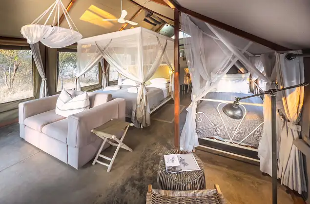 Room interior, Mushara Bushcamp