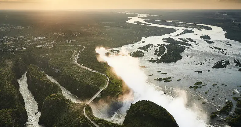 4 Night Victoria Falls & Chobe Houseboat Safari
