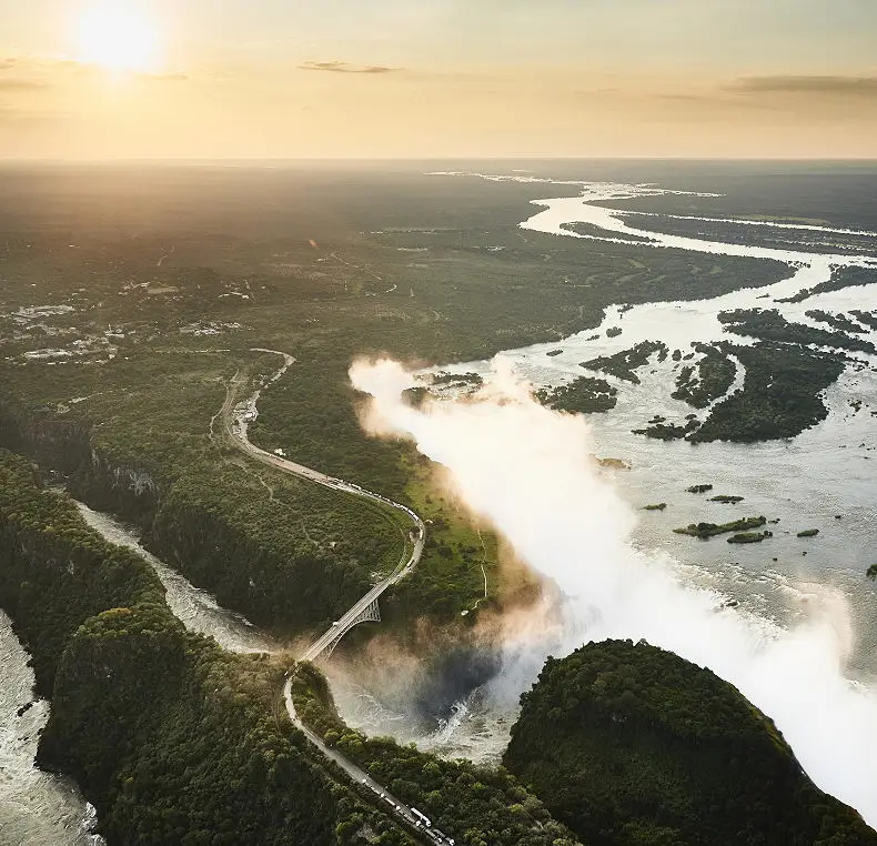 6 Night Victoria Falls, Chobe & Safariboat Adventure