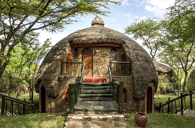 Safari style rooms at Serengeti Serena Safari Lodge