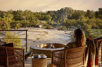 Relaxing at the camp, Londolozi Founders Camp
