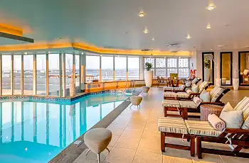 Swimming pool on the top floor  Airport Sun Inter Continental, OR Tambo
