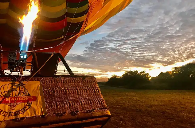 Getting ready for the launch, Bill Harrop's Original Balloon Safaris
