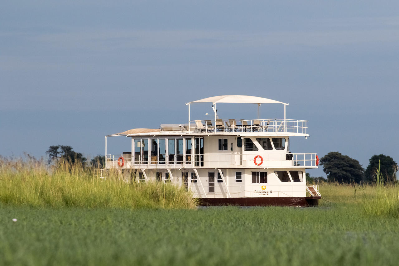 Pangolin Houseboat, Chobe River