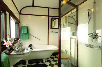 En suite bathroom aboard Rovos Rail