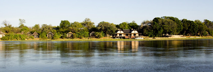 Royal Zambezi overlooks the Zambezi River