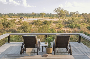 Viewing deck at Simbambili