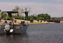 Boat based game viewing, Elephant Valley Lodge