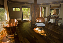 Bathroom in guest tent, Zarafa Camp